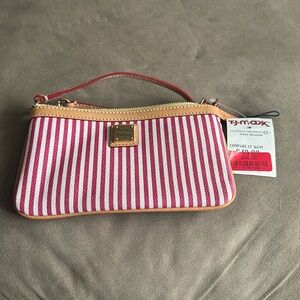 Dooney and Bourke wristlet